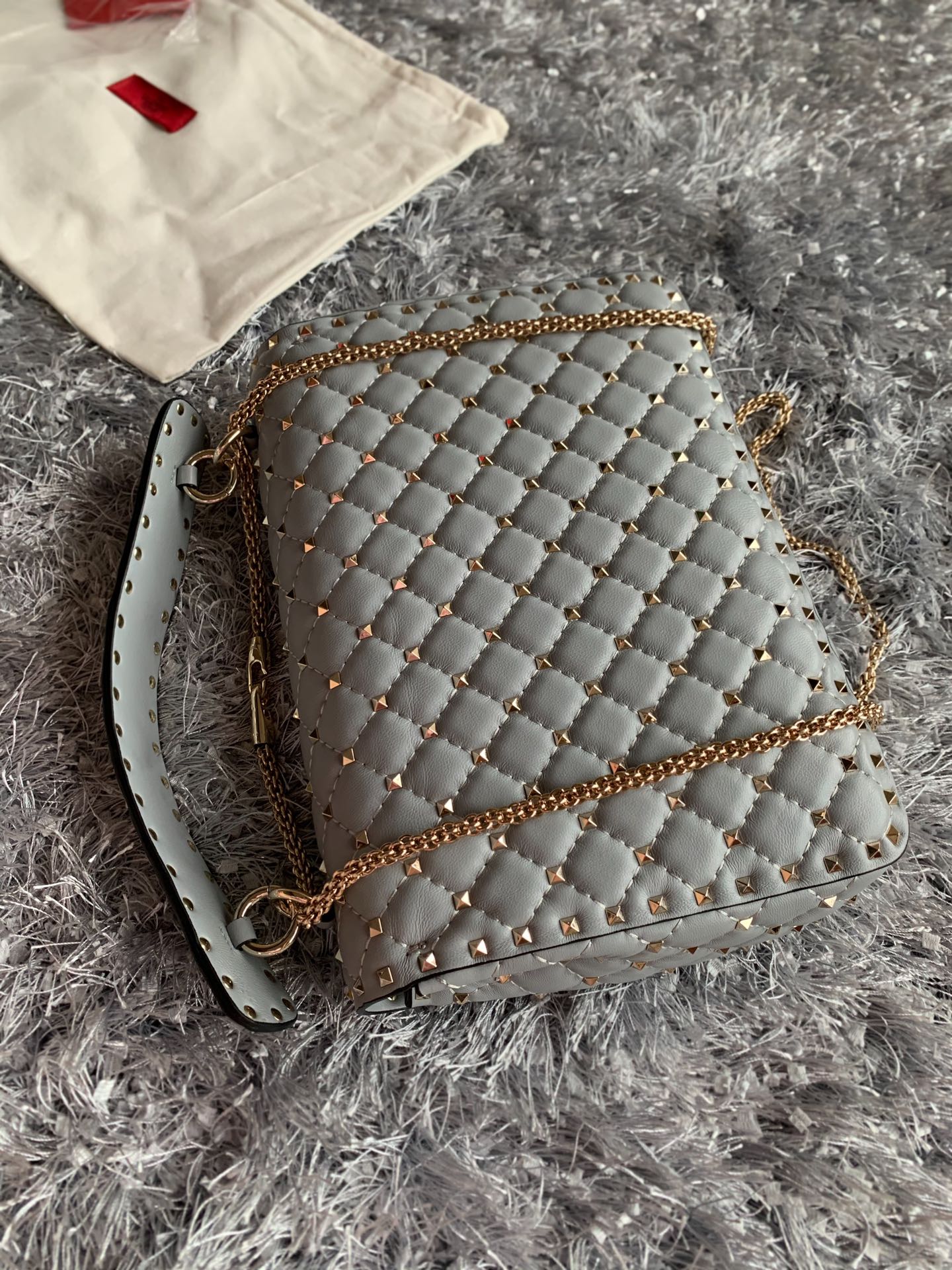 Valentino Garavani Rockstud Spike Big Chain Bag in Grey Supple Lambskin Nappa